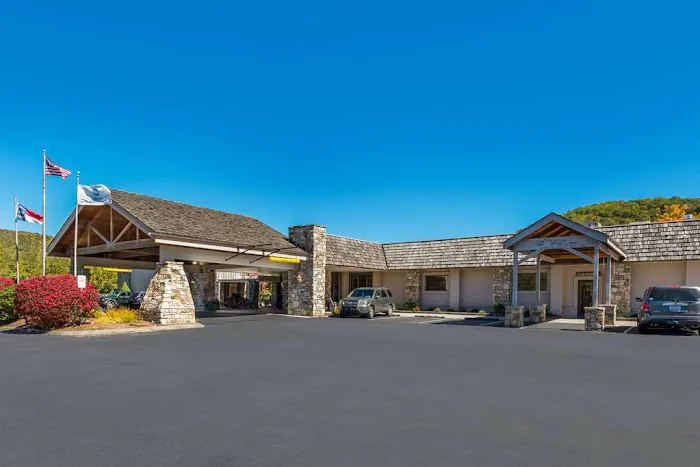 Best Western Mountain Lodge at Banner Elk 4