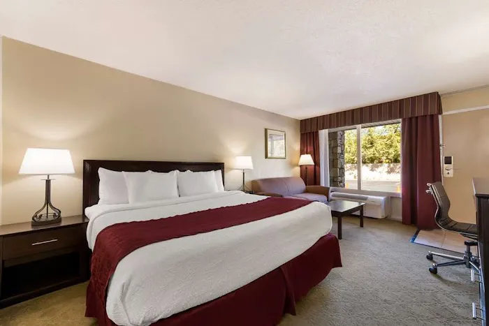 Best Western Mountain Lodge at Banner Elk 4