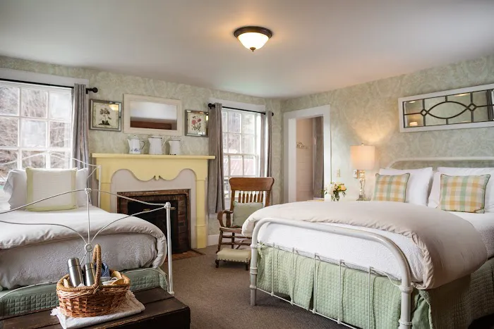 The Mast Farm Inn 4