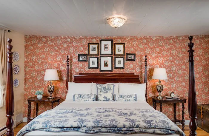 The Mast Farm Inn 4