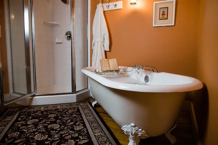 The Mast Farm Inn 4
