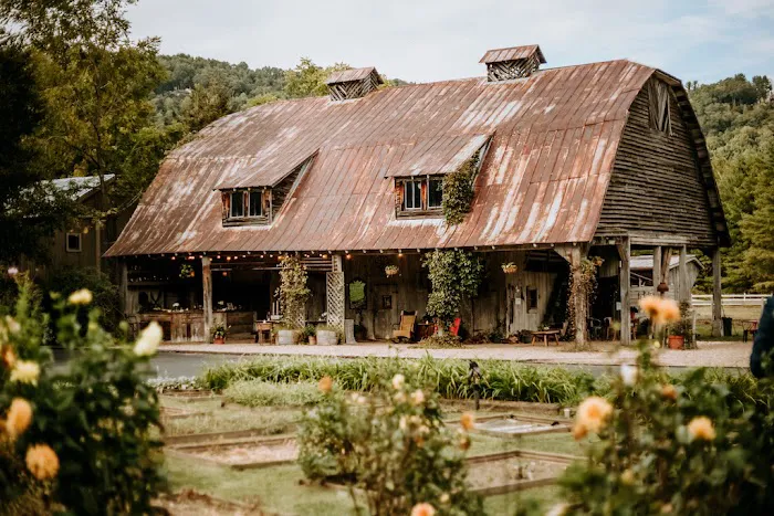 The Mast Farm Inn 4