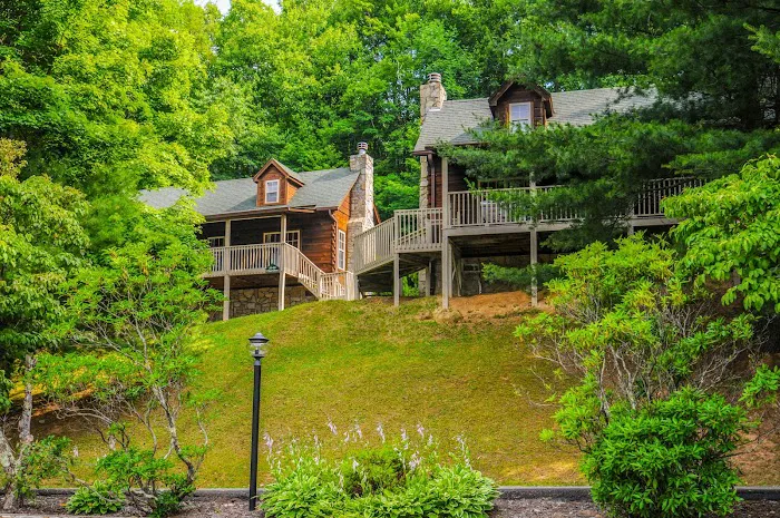 Master Hosts Resorts - Highland Hills Cabins, NC 4