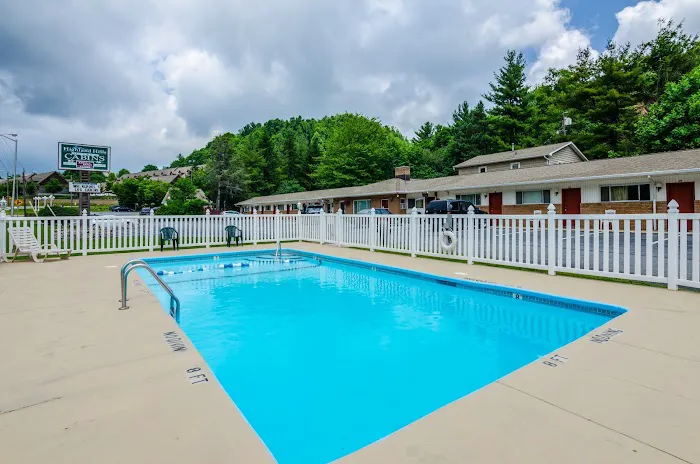 Master Hosts Resorts - Highland Hills Cabins, NC 4