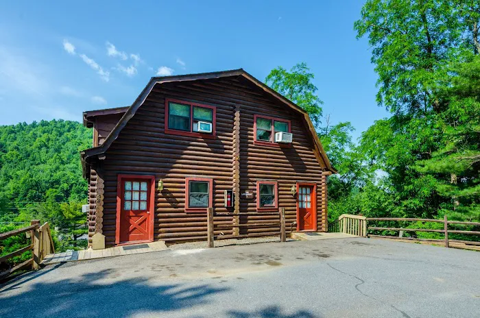 Master Hosts Resorts - Highland Hills Cabins, NC 4