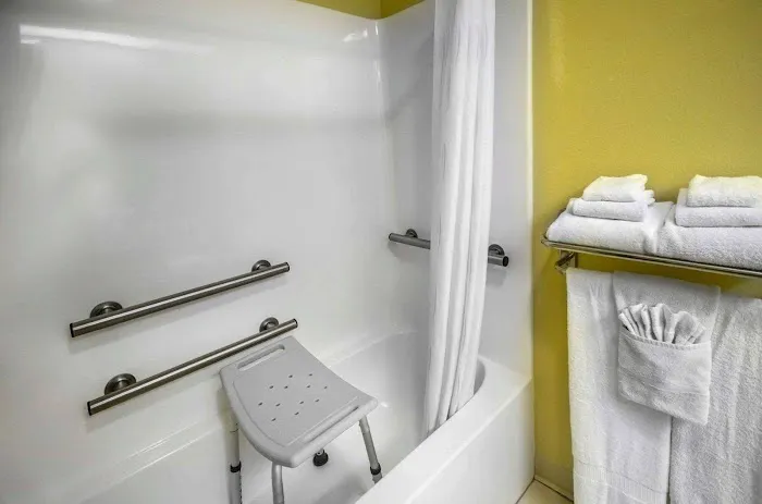 Comfort Suites Prestonsburg West 4