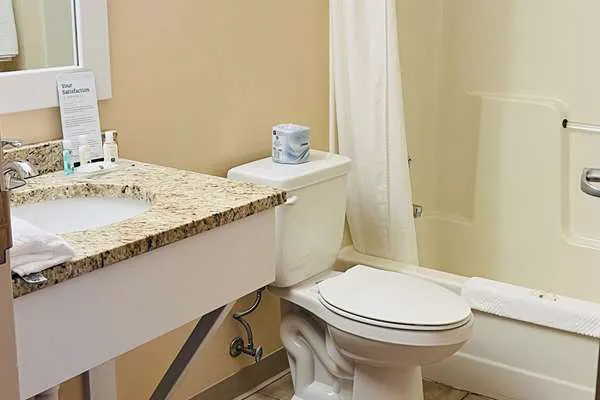 Quality Inn & Suites Prestonsburg next to Mountain Arts Center 4