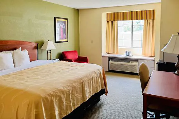 Quality Inn & Suites Prestonsburg next to Mountain Arts Center 4