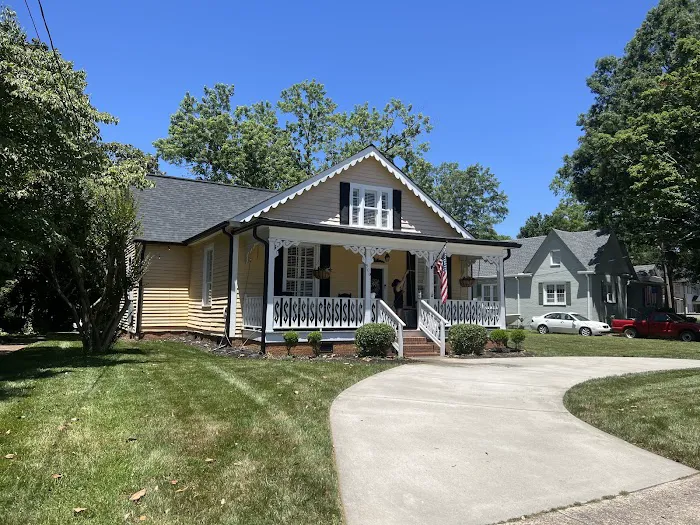 The Little Yellow House 4
