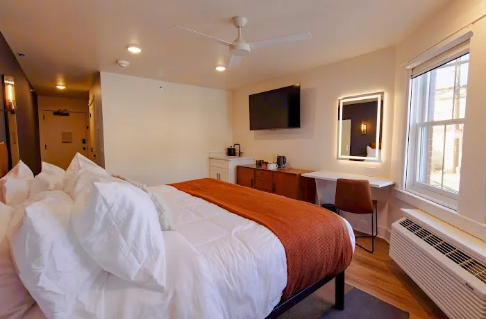 The 1850 Hotel 4