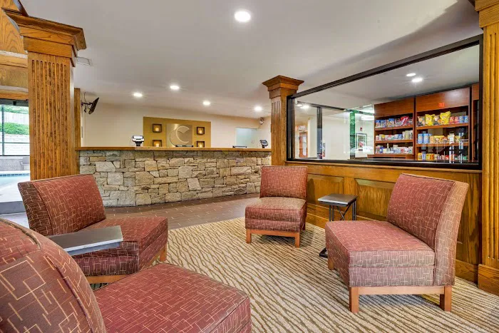 Comfort Suites Boone - University Area 4