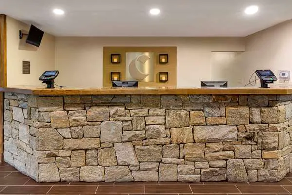 Comfort Suites Boone - University Area 4