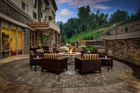 Courtyard Boone 4