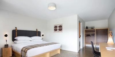 Rhode's Motor Lodge
