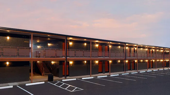 Rhode's Motor Lodge 4