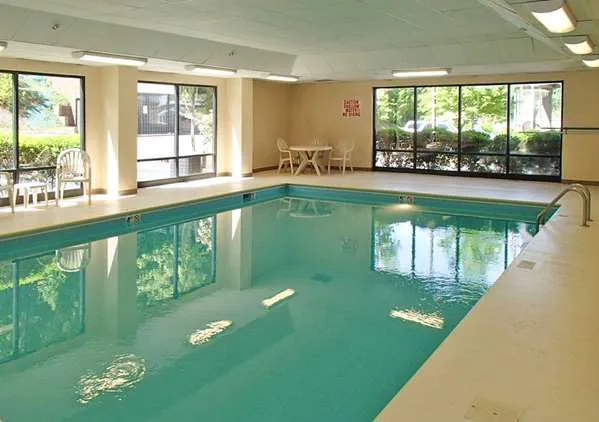 Quality Inn & Suites Boone - University Area 4