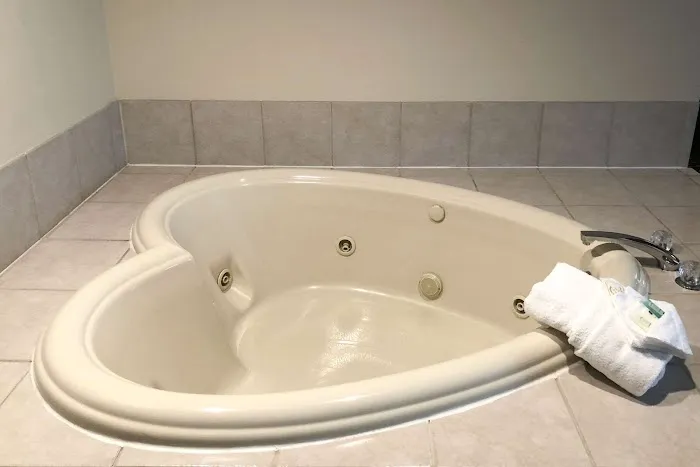 Quality Inn & Suites Boone - University Area 4