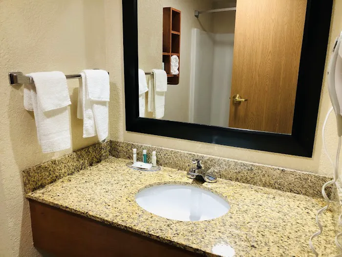 Quality Inn & Suites Boone - University Area 4