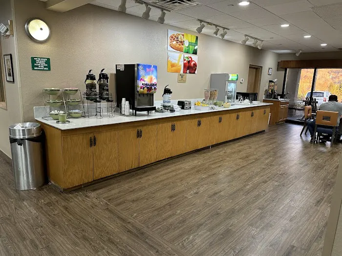 Quality Inn & Suites Boone - University Area 4