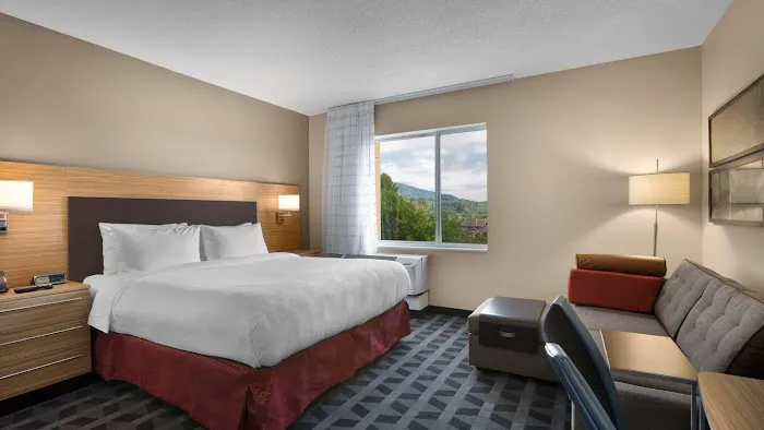 TownePlace Suites Boone 4