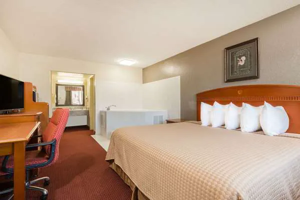 Days Inn by Wyndham Paintsville 4