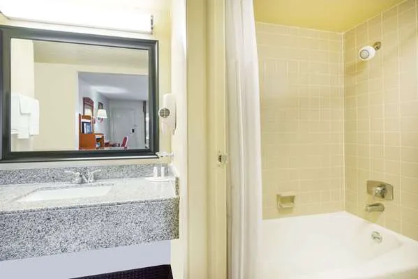 Days Inn by Wyndham Paintsville 4