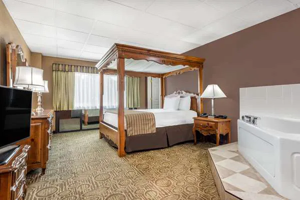 Ramada by Wyndham Paintsville Hotel & Conference Center 4