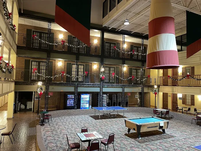 Ramada by Wyndham Paintsville Hotel & Conference Center 4