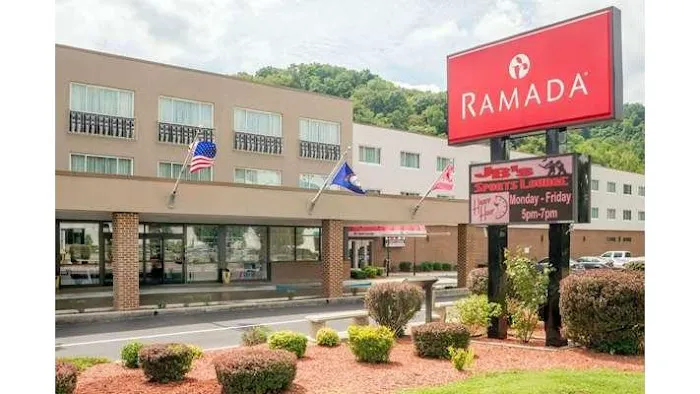 Ramada by Wyndham Paintsville Hotel & Conference Center 4
