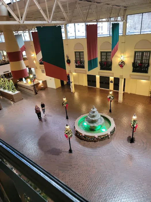 Ramada by Wyndham Paintsville Hotel & Conference Center 4