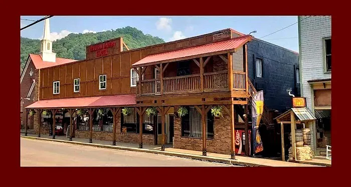 Hatfield McCoy Resort Inn, Wingo's Grill & The Real McCoy Trails 4
