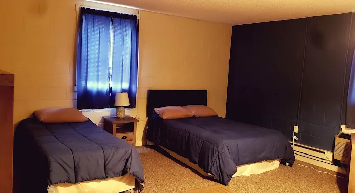 Hatfield McCoy Resort Inn, Wingo's Grill & The Real McCoy Trails 4