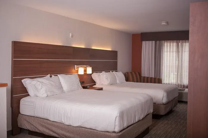 Holiday Inn Express & Suites Logan by IHG 4