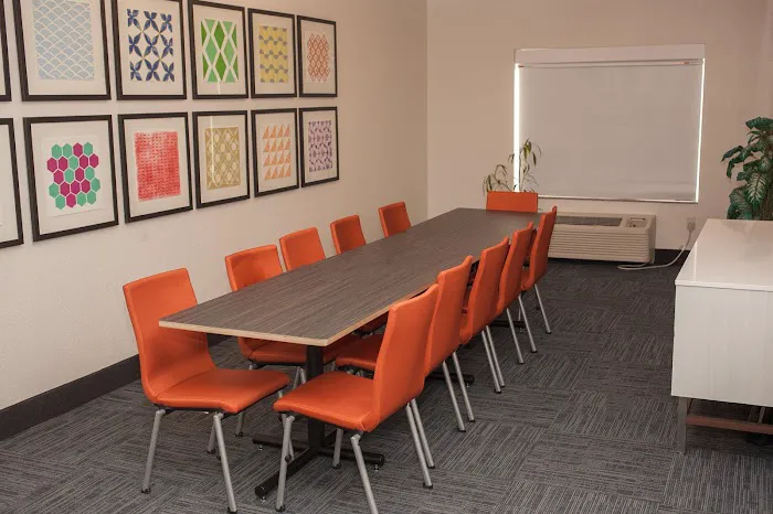 Holiday Inn Express & Suites Logan by IHG 4