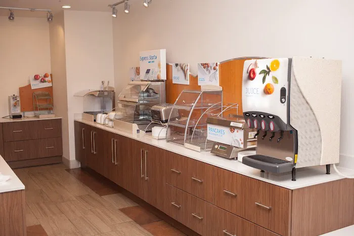 Holiday Inn Express & Suites Logan by IHG 4