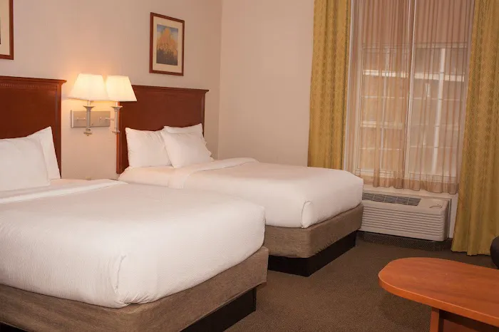 Candlewood Suites Logan by IHG 4