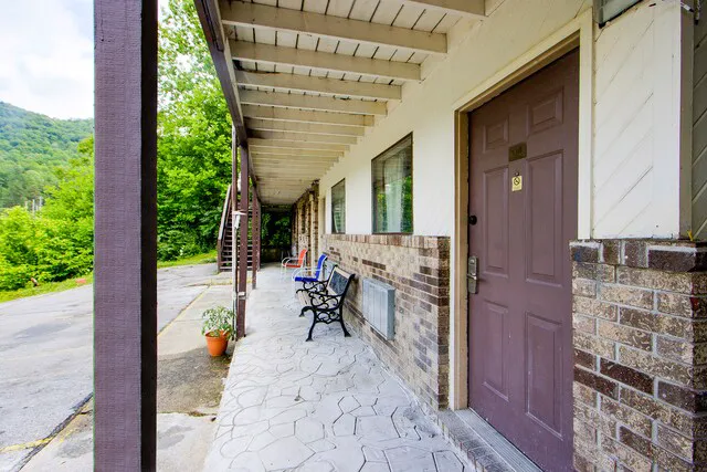 OYO Hotel Chapmanville Inn, WV - Hwy 119 4