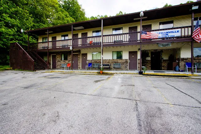 OYO Hotel Chapmanville Inn, WV - Hwy 119 4