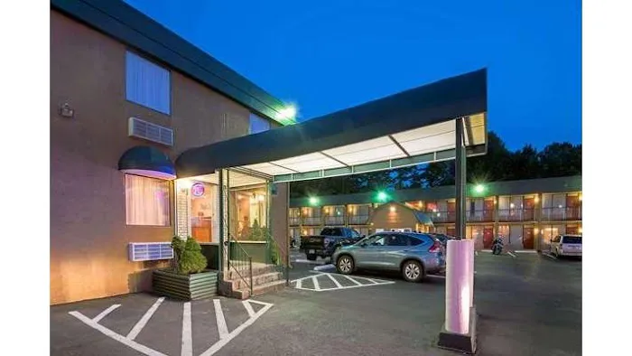 Travelodge by Wyndham Beckley 4
