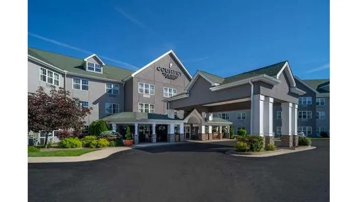 Country Inn & Suites by Radisson, Beckley, WV 4