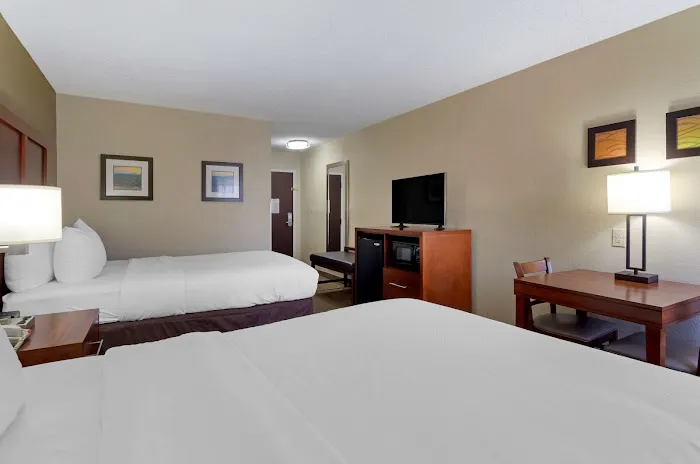 Comfort Inn 4