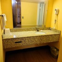 Econo Lodge Near Bluefield College ico