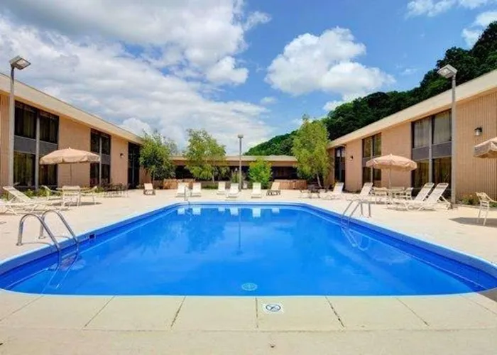 Quality Hotel and Conference Center 4