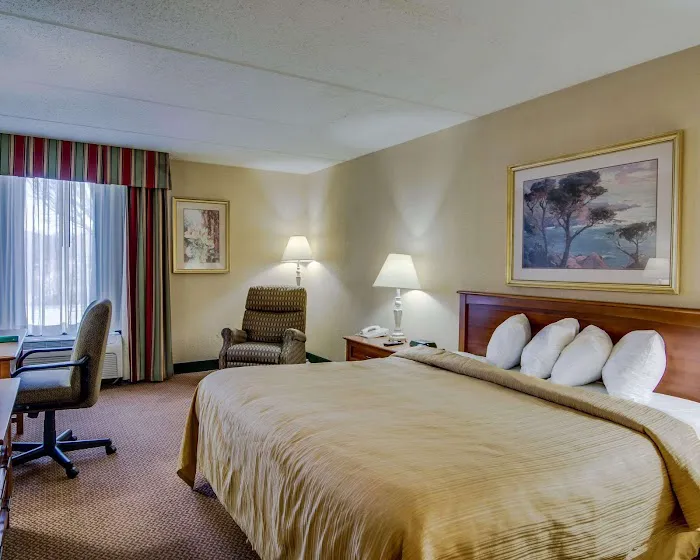 Quality Hotel and Conference Center 4