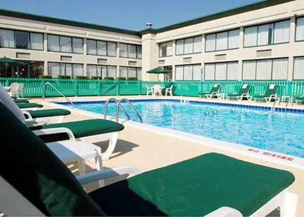 Quality Inn 4