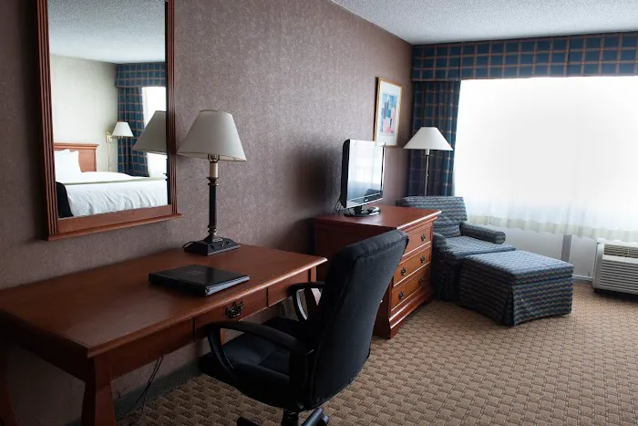 Quality Inn 4