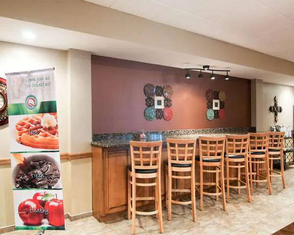 Quality Inn 4