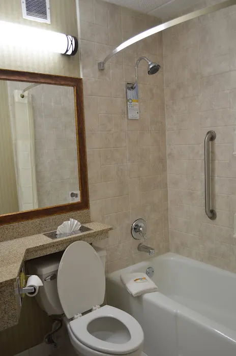 Quality Inn 4