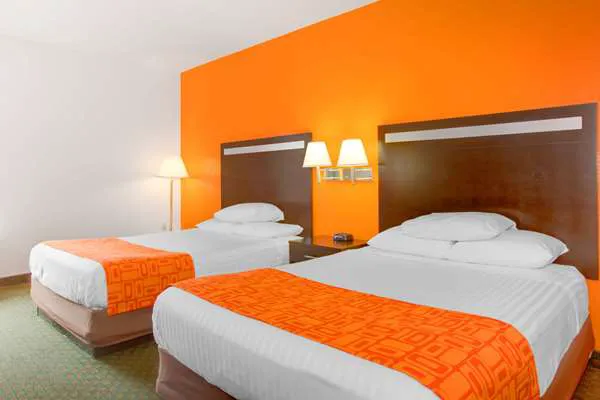 Howard Johnson by Wyndham Beckley 4