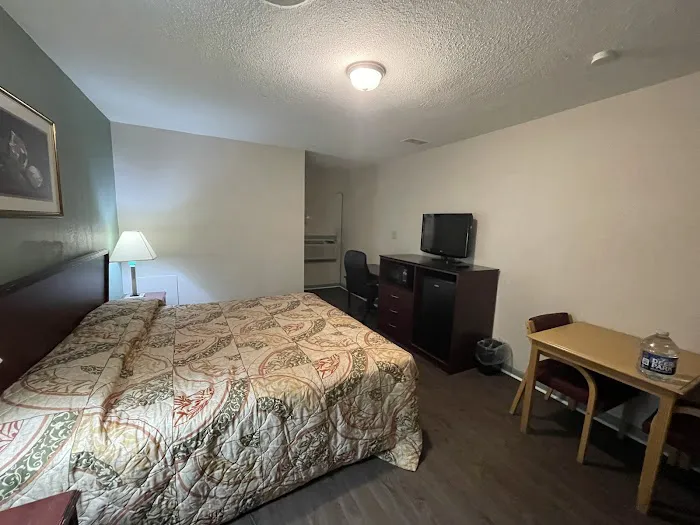 Travelers Inn by OYO Beaver, Hwy 19 4